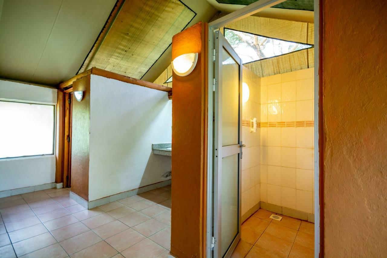 Lake Naivasha Crescent Camp Экстерьер фото